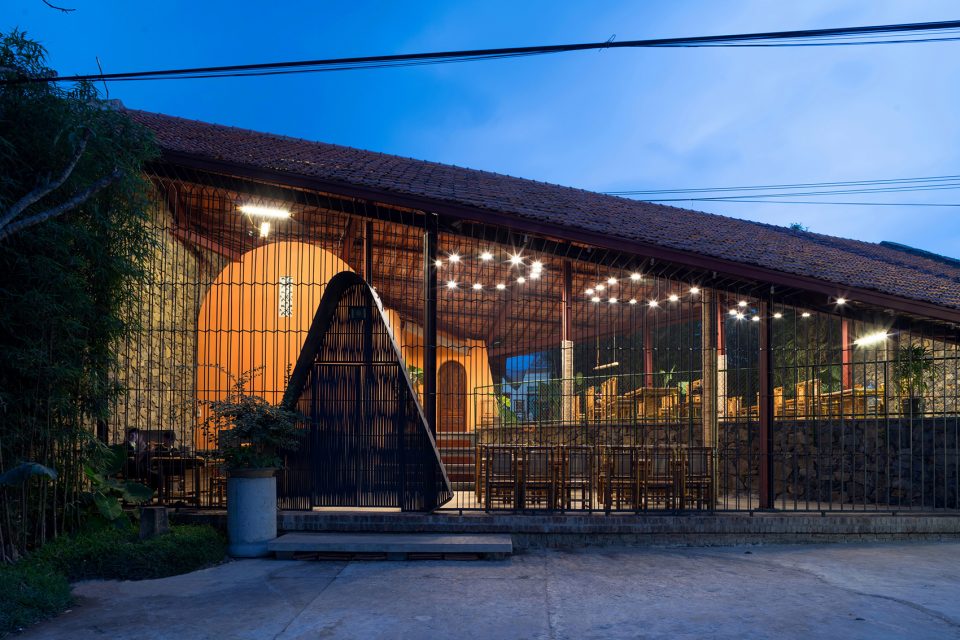 Ao May Restaurant by Aline Architect