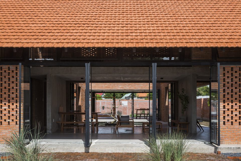 LONG AN HOUSE Vietnam by Tropical Space Co.Ltd