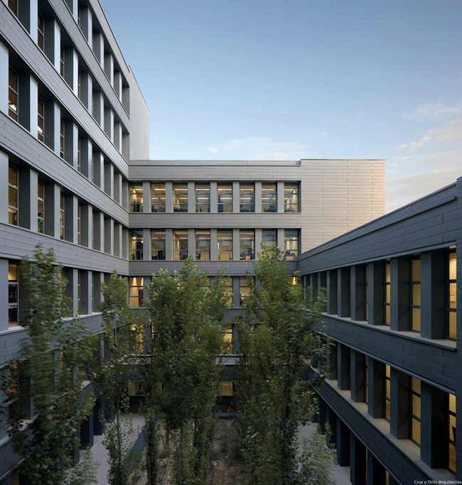 Administrative headquarters of the Andalusian Regional Government Granada Spain by Cruz y ortiz arquitectos