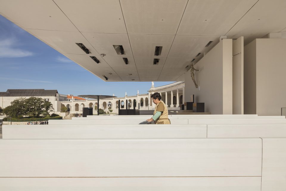 Outdoor Altar in the Prayer Area by Paula Santos Arquitectura