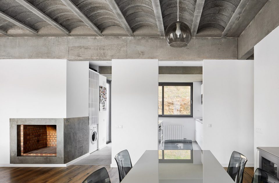 Marian single family house Ullastrell Barcelona by Carles Marcos