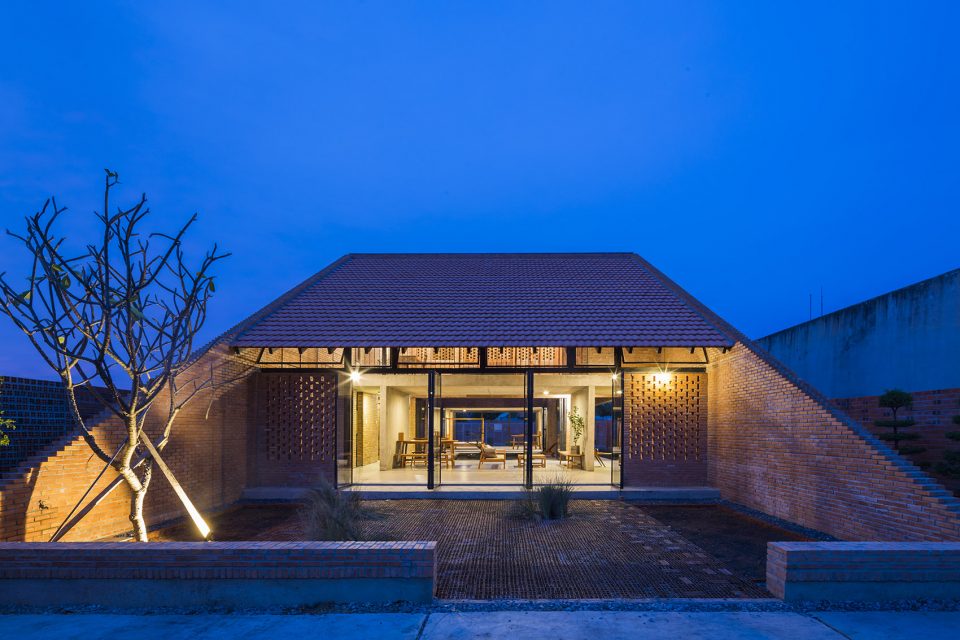 LONG AN HOUSE Vietnam by Tropical Space Co.Ltd