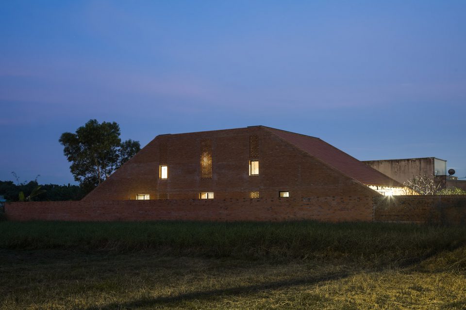 LONG AN HOUSE Vietnam by Tropical Space Co.Ltd