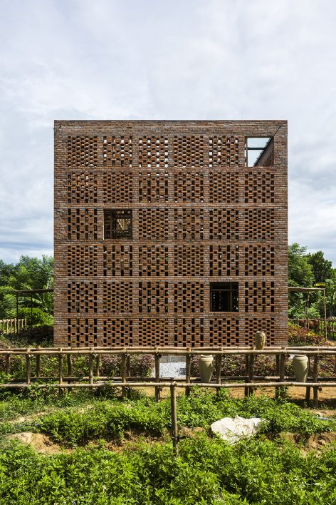 Terra Cotta Studio by Tropical Space