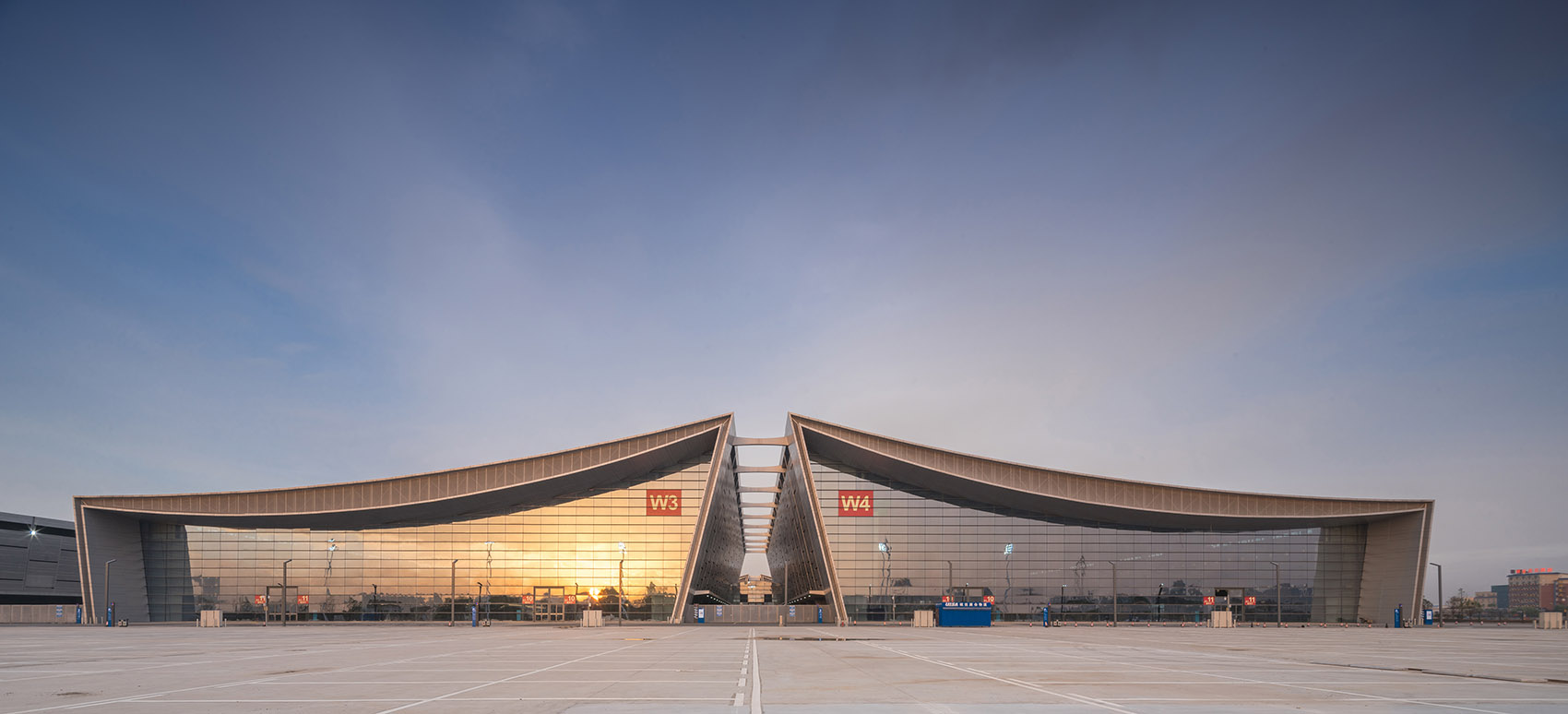 长沙国际会展中心 / 同济大学建筑设计研究院 曾群建筑研究室