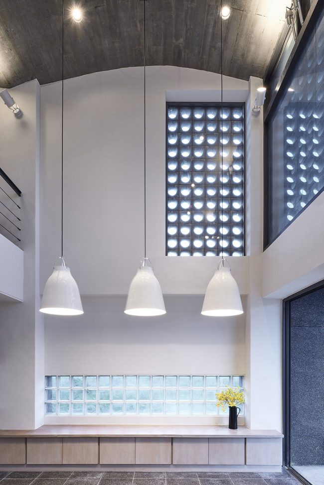 atrium opening row house emerge architects