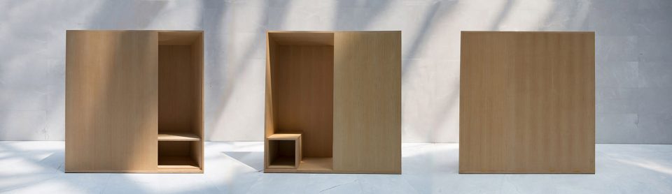 public seating separation and connection shel han