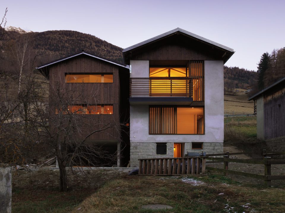 House EKC by Ralph Germann architectes