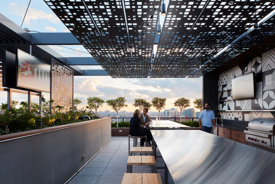 600 West Chicago Roof Deck by von Weise Associates