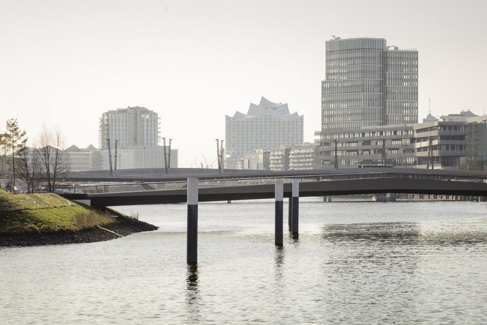 New bridge across the Baakenhafen basin by gmp