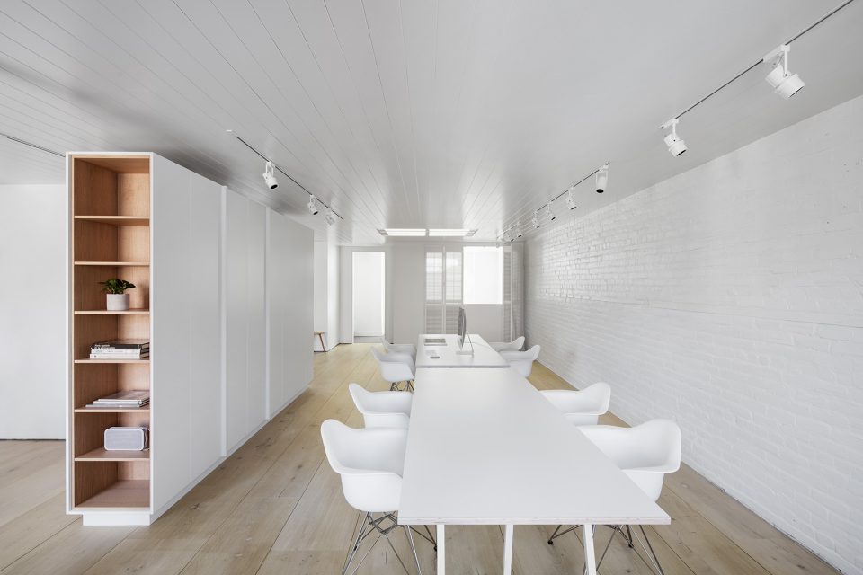 Studio Bluecerigo by Alain Carle Architecte
