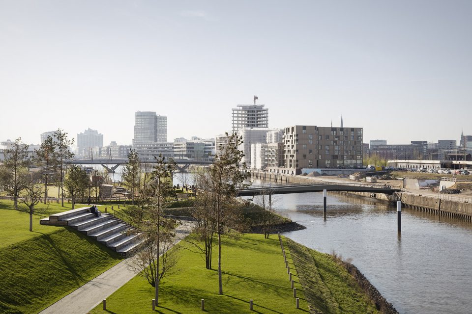 New bridge across the Baakenhafen basin by gmp
