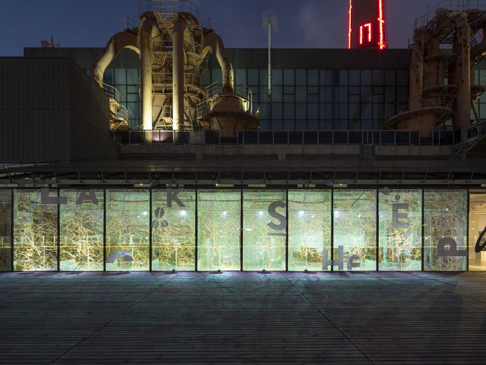 Pop up cafe design by kooo architects