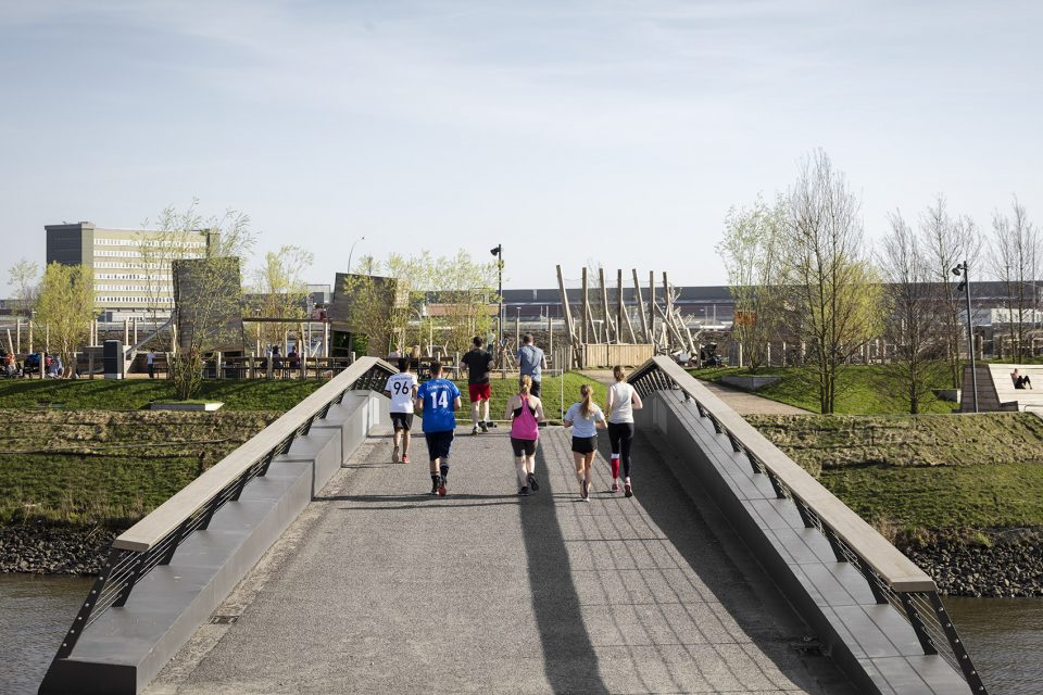New bridge across the Baakenhafen basin by gmp