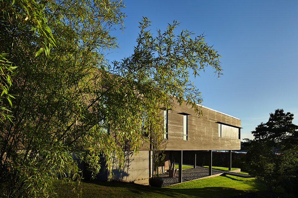Brook Bay Residence by SKL Architects
