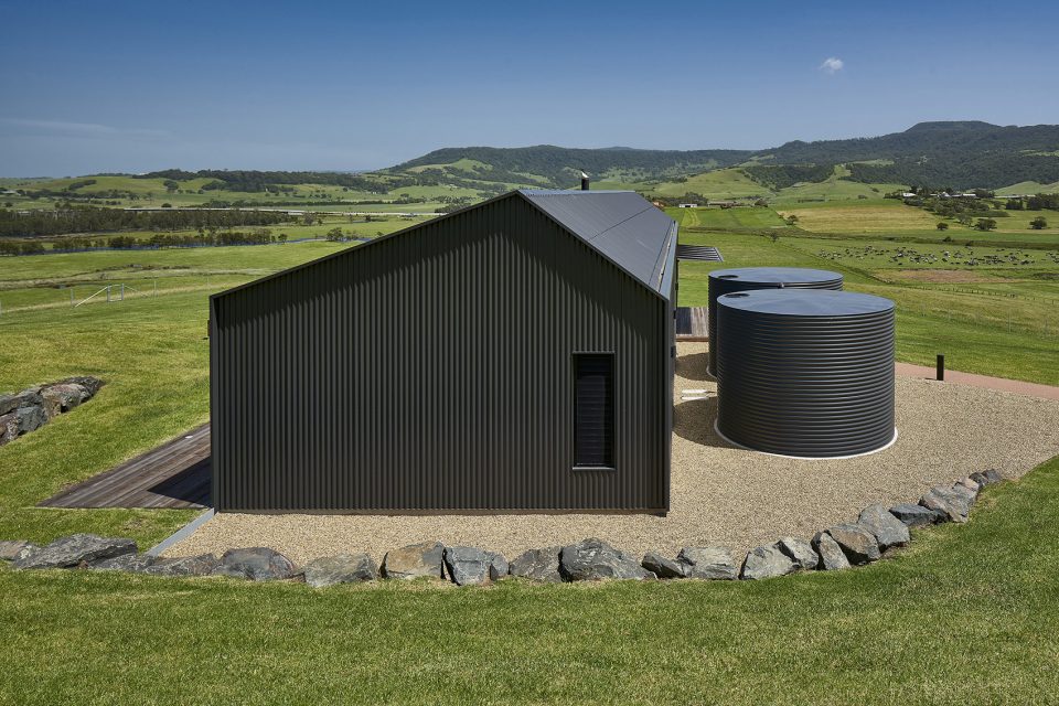 Escarpment House by Atelier Andy Carson