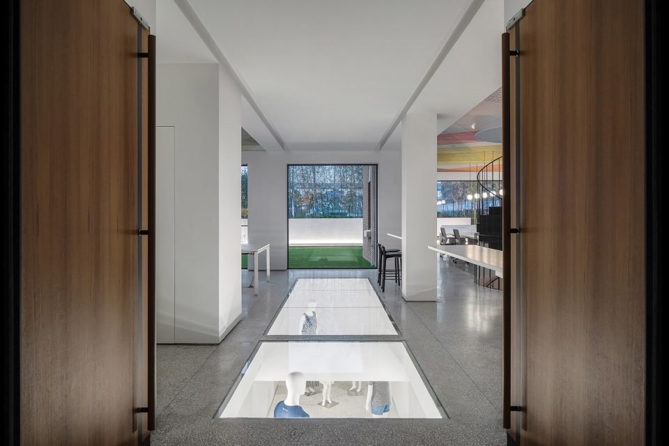Max Vision Office by Jin Design Studio