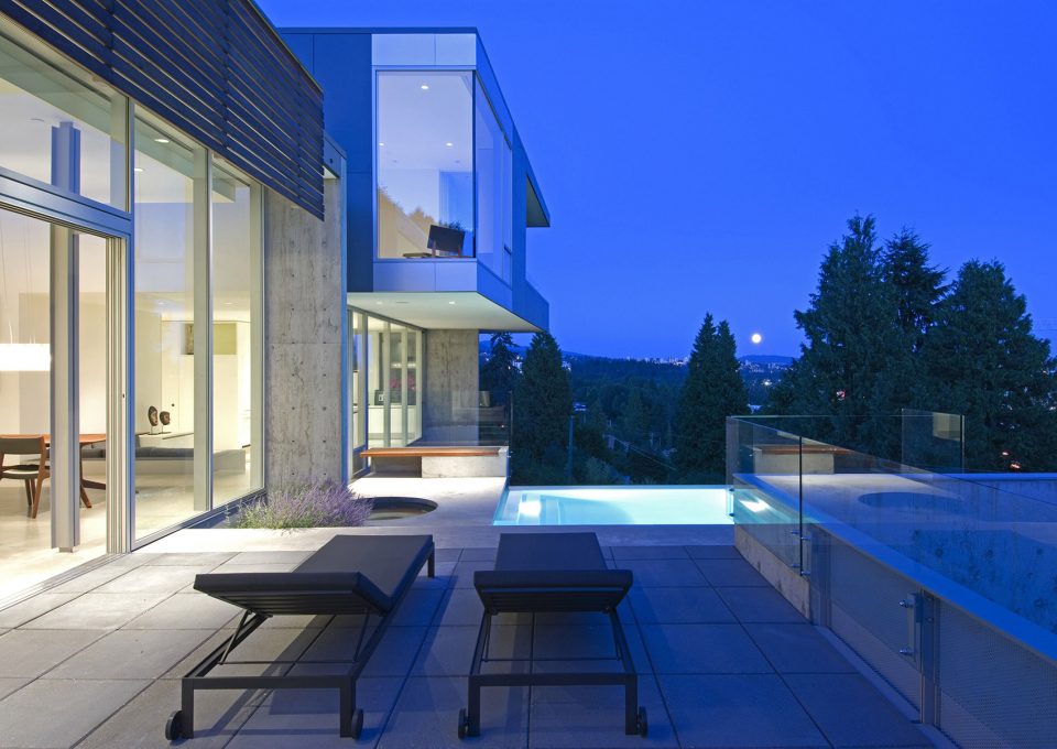 Esquimalt House West Vancouver Canada by McLeod Bovell Modern Houses