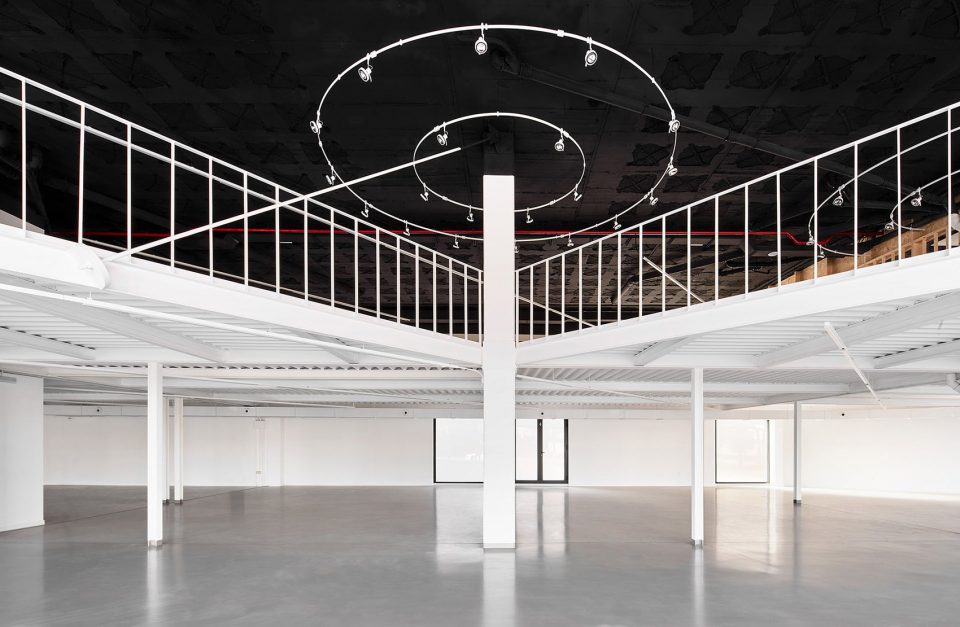 SHOWROOM PLICOSA Palma de Mallorca Spain by Miel Arquitectos