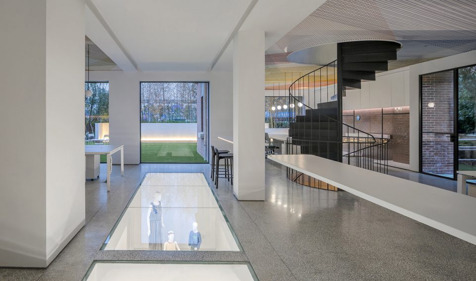 Max Vision Office by Jin Design Studio