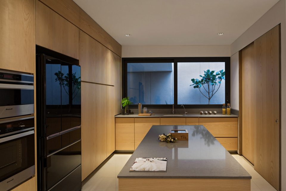 HIKARI HOUSE Indonesia by Pranala Associates