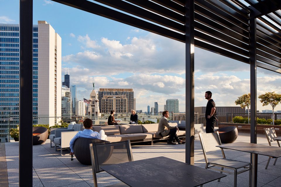 600 West Chicago Roof Deck by von Weise Associates