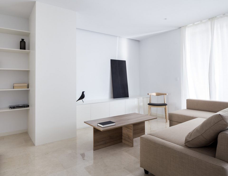C15 Apartment by Carlos Segarra Arquitectos