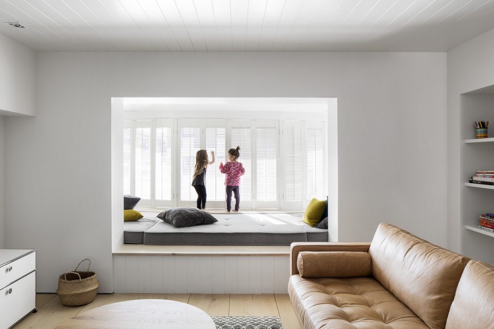 Studio Bluecerigo by Alain Carle Architecte