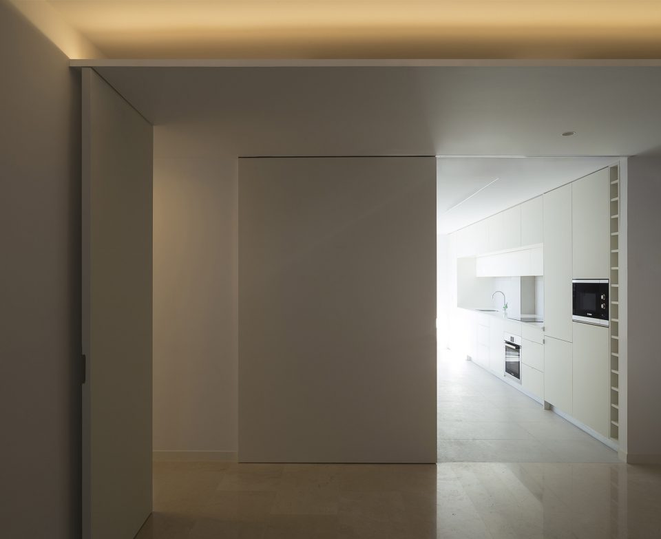 C15 Apartment by Carlos Segarra Arquitectos
