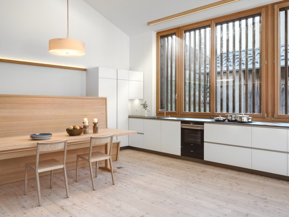 House EKC by Ralph Germann architectes