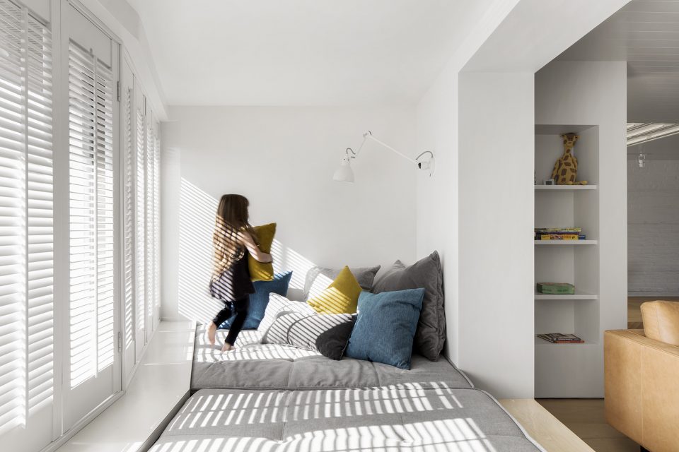 Studio Bluecerigo by Alain Carle Architecte