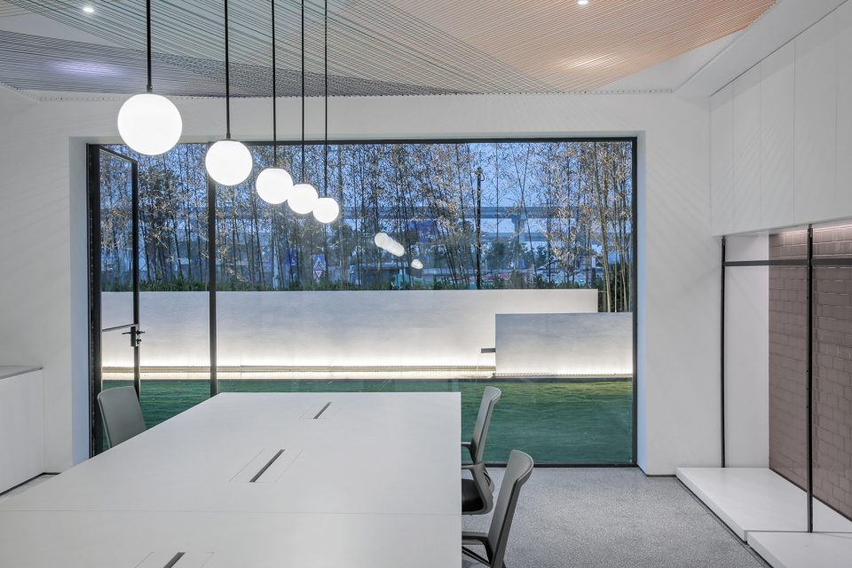 Max Vision Office by Jin Design Studio