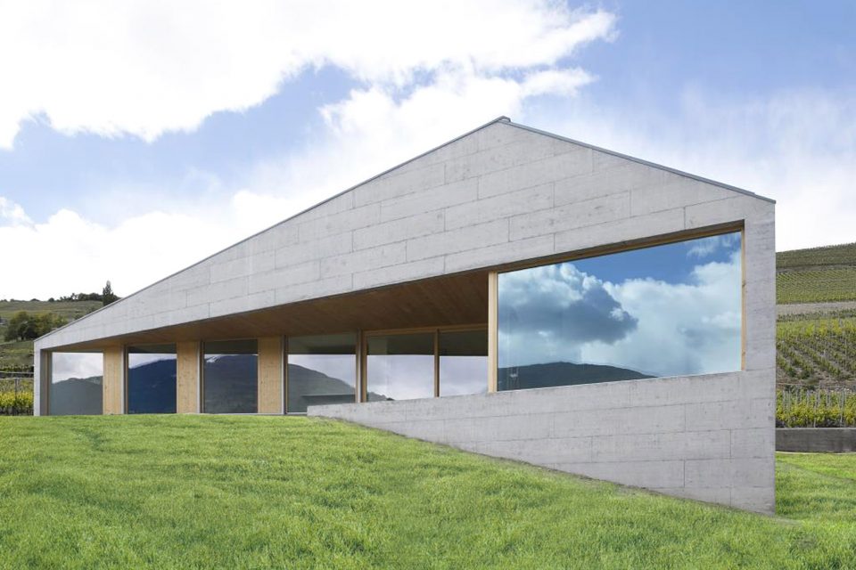 Villa Molignon Switzerland by ATELIER