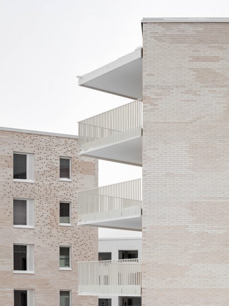 Lorentzinpuisto Apartments by Playa Architects
