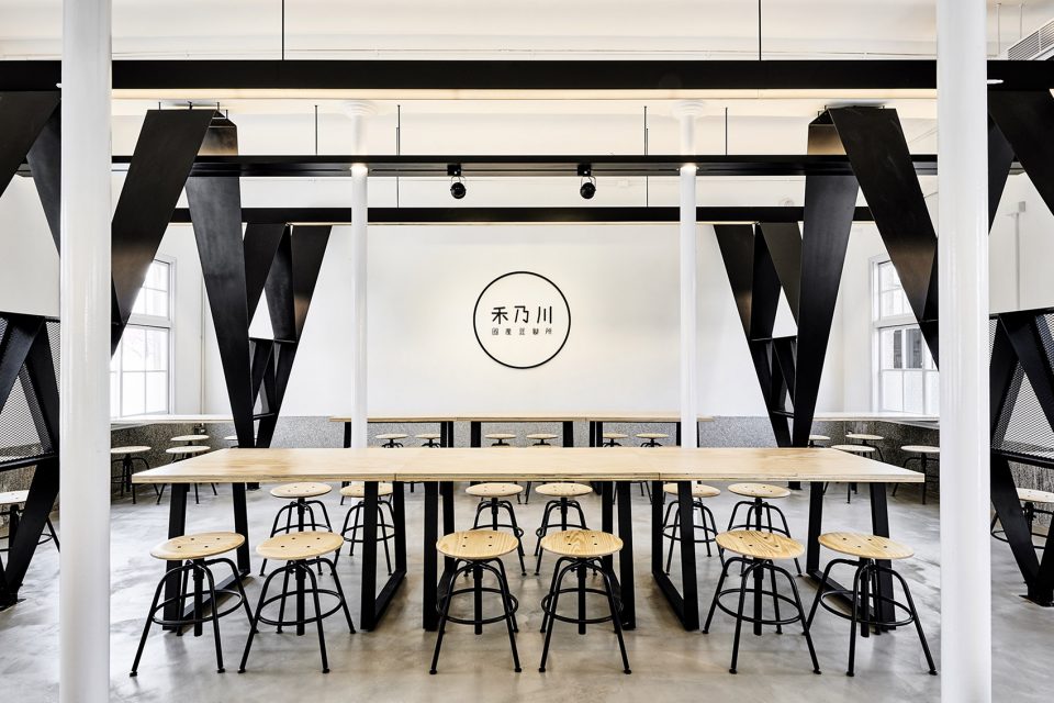 Ward with V dots by BP ARCHITECTS