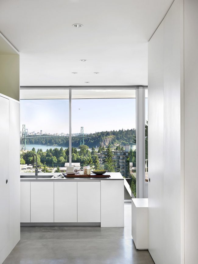 Esquimalt House West Vancouver Canada by McLeod Bovell Modern Houses