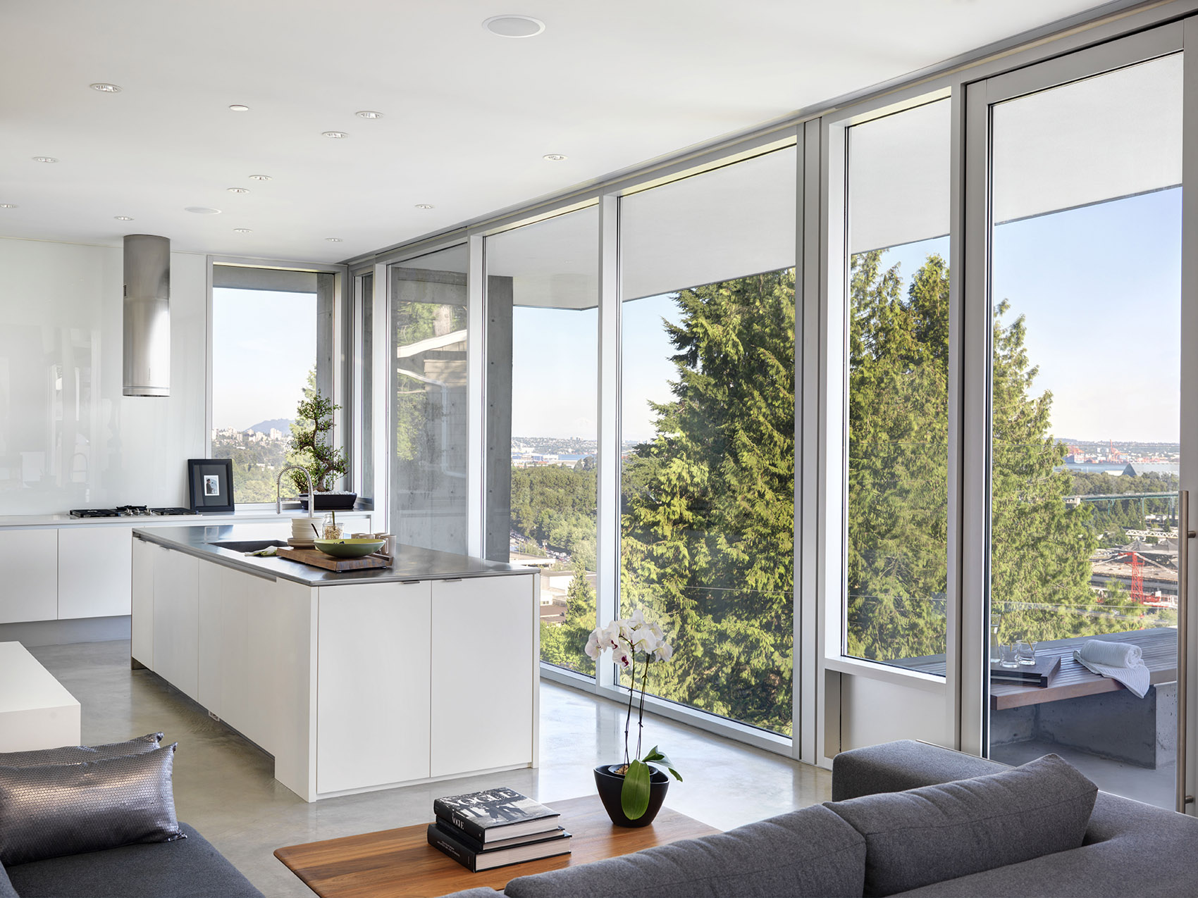 Esquimalt House, West Vancouver, Canada by McLeod Bovell Modern Houses