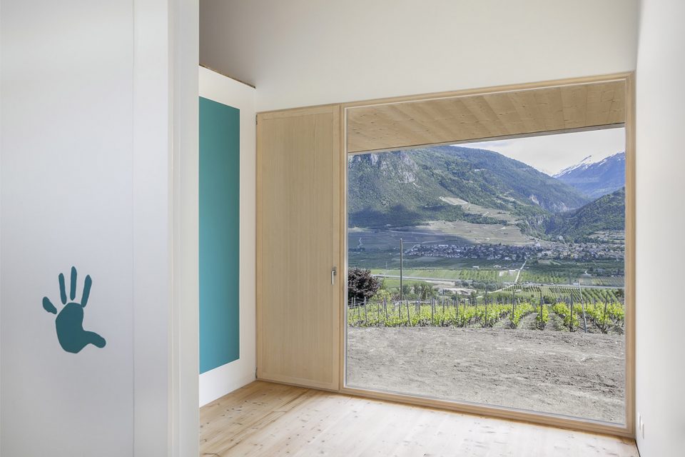 Villa Molignon Switzerland by ATELIER