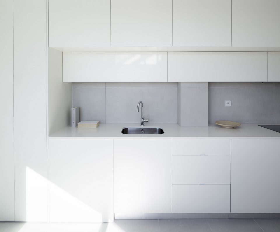 C15 Apartment by Carlos Segarra Arquitectos