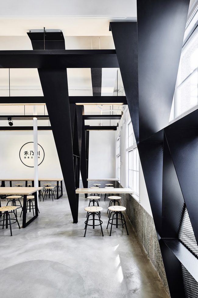 Ward with V dots by BP ARCHITECTS
