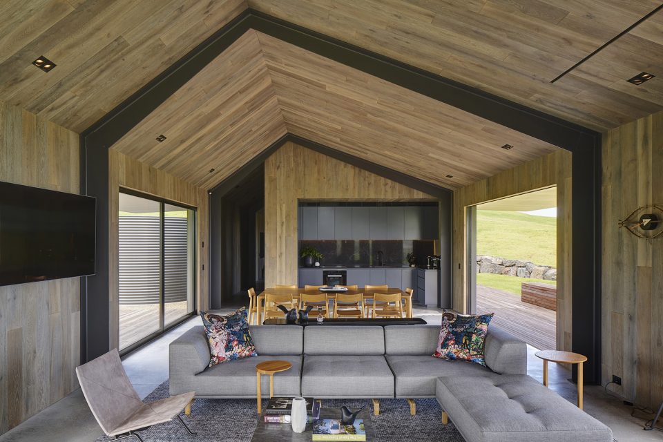 Escarpment House by Atelier Andy Carson