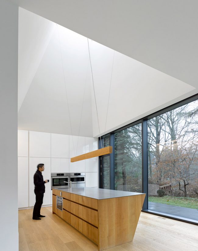 House on Ancaster Creek Ancaster Canada by Williamson Williamson Inc.