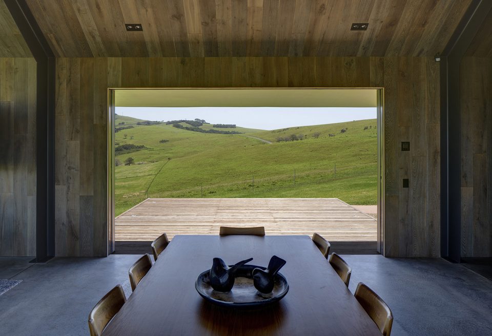 Escarpment House by Atelier Andy Carson