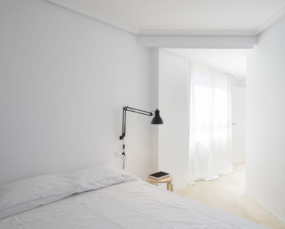 C15 Apartment by Carlos Segarra Arquitectos