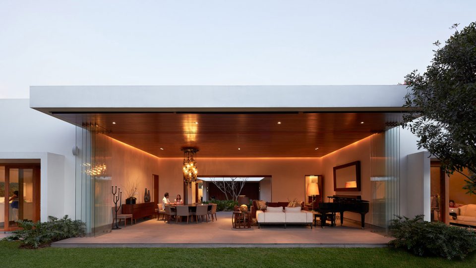 LL328 by CDM Casas de México