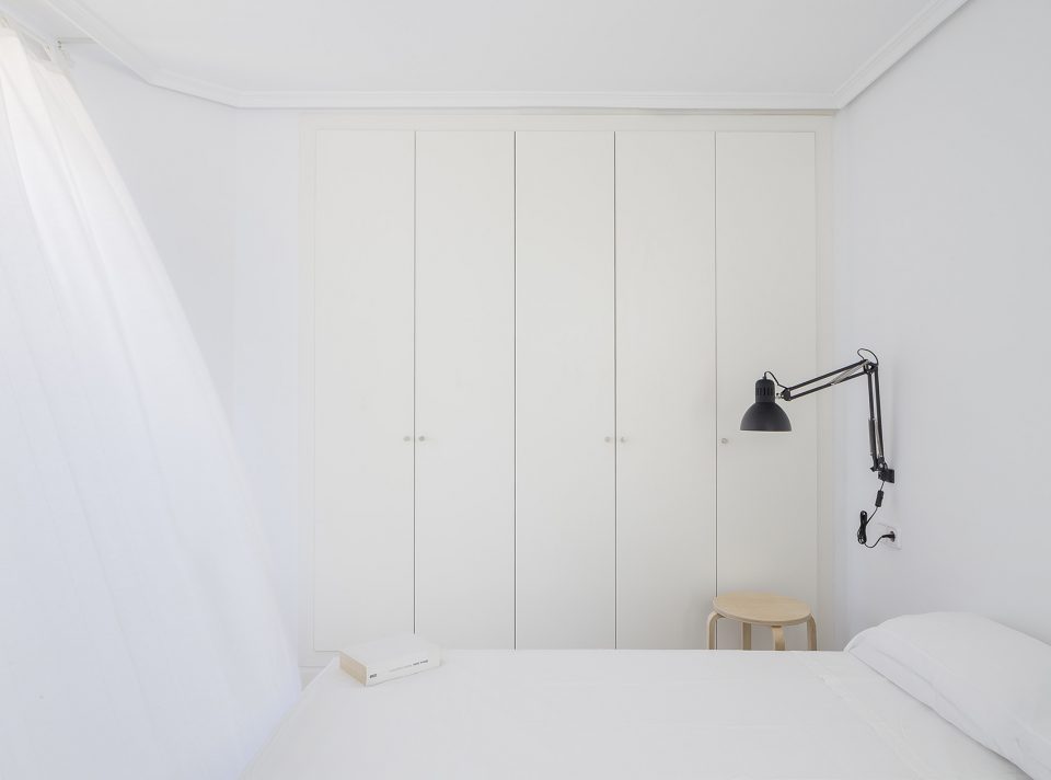 C15 Apartment by Carlos Segarra Arquitectos