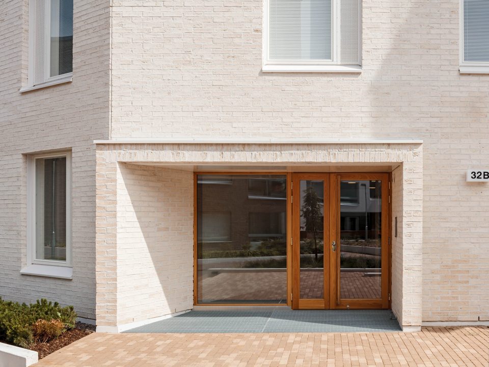 Lorentzinpuisto Apartments by Playa Architects