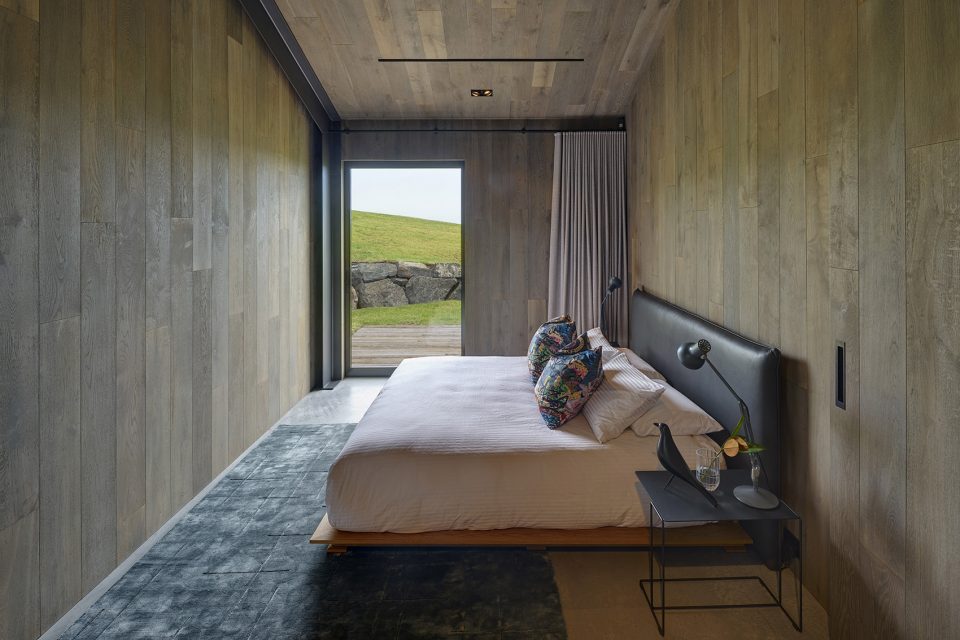 Escarpment House by Atelier Andy Carson