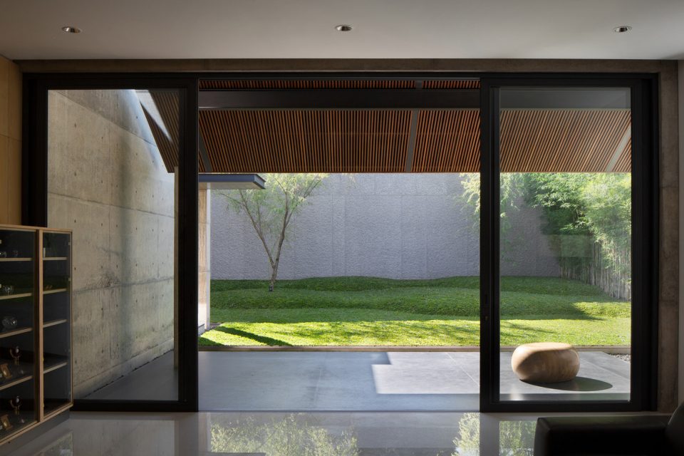 HIKARI HOUSE Indonesia by Pranala Associates