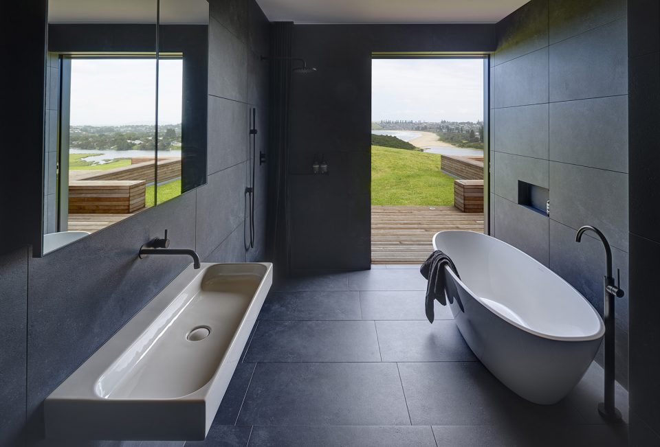 Escarpment House by Atelier Andy Carson
